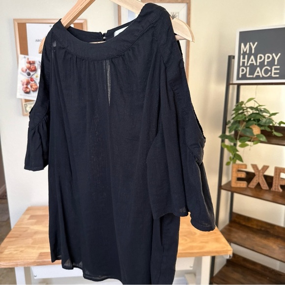 Old Navy Women’s Black Cold Shoulder Short Sleeve Top Size M - Picture 3 of 8